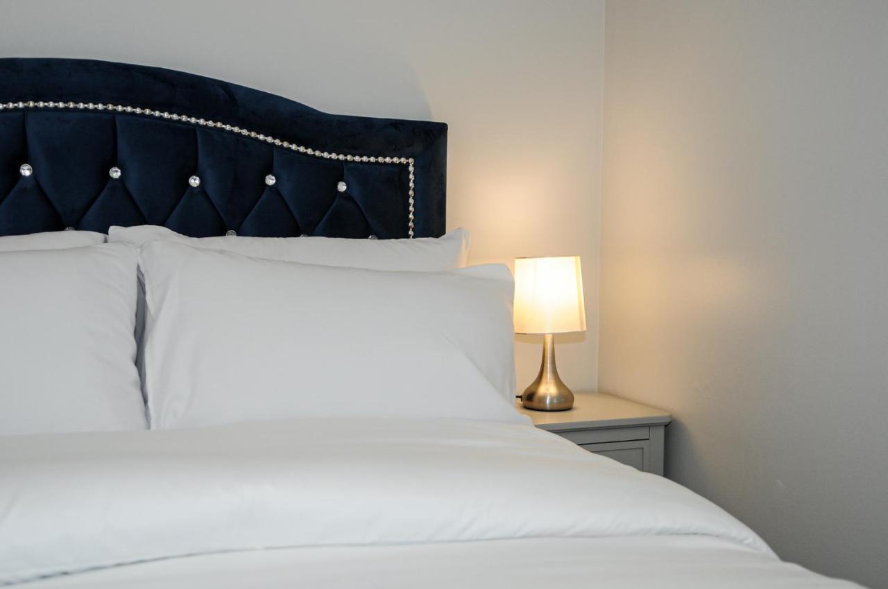 Greater London, 1 Bed London Flat, Parking, Nr Metro Stations, 15Mins To London Exterior photo